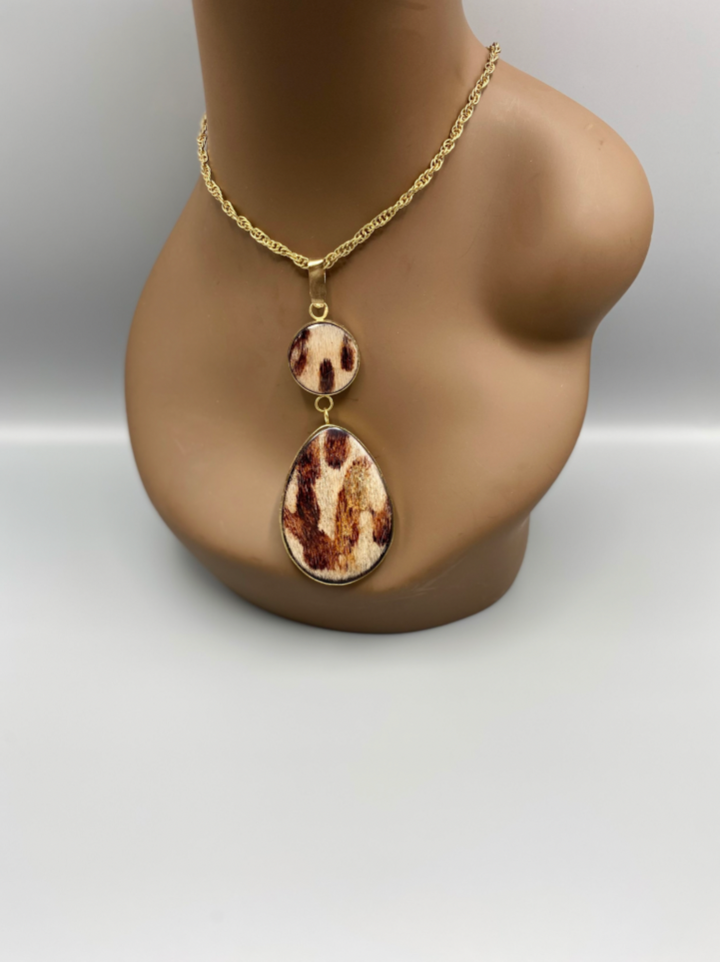 Dofi Animal Pendant Necklace